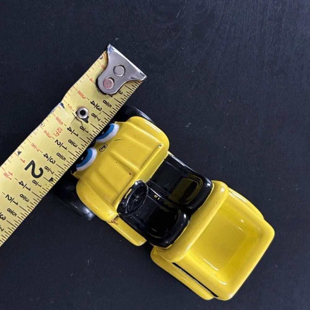 ERTL DIECAST METAL JOHN DEERE YELLOW CAR‎ W/FACE EYES MOUTH